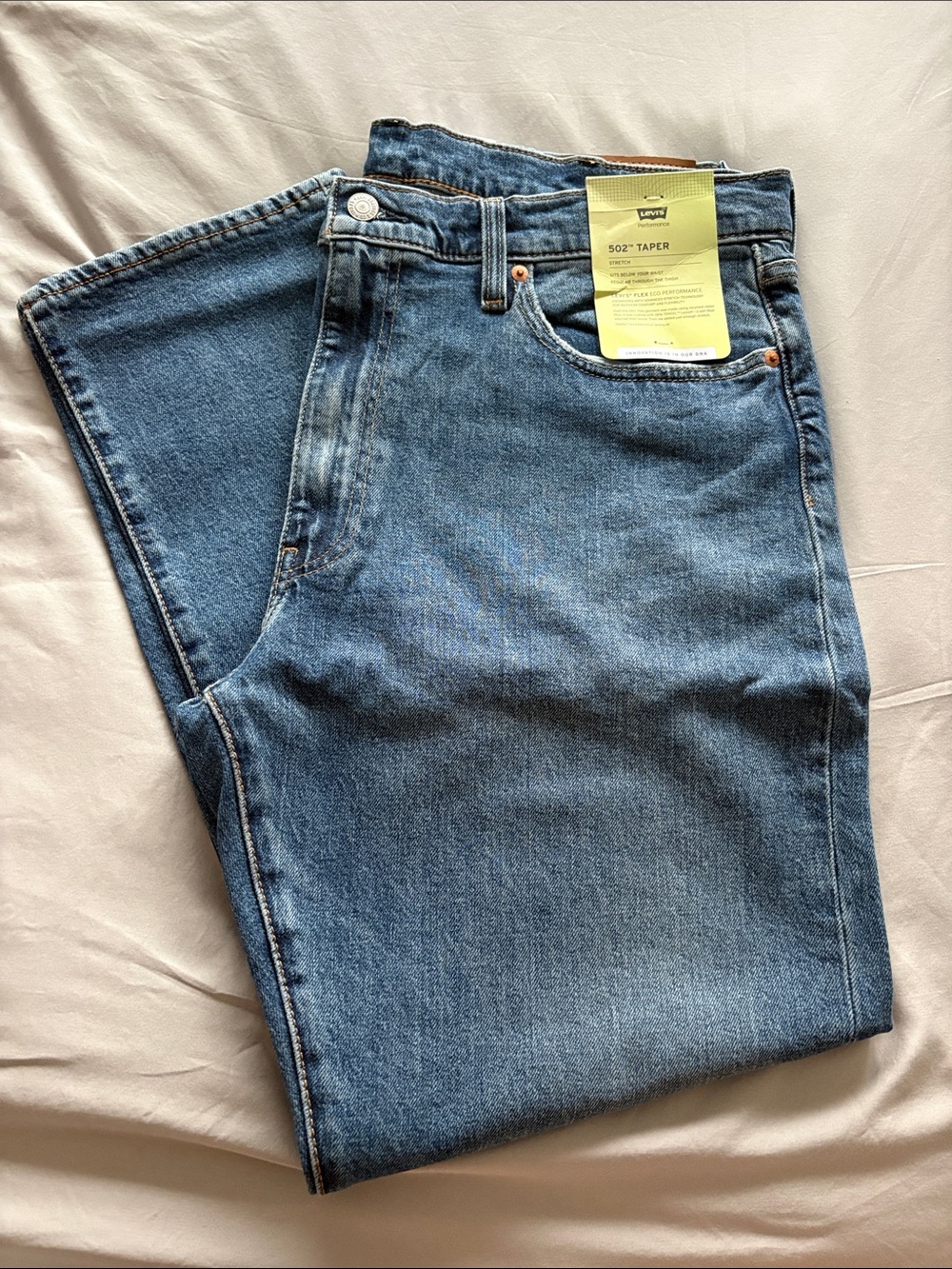 Levi's Straight Jeans in Blue Wash